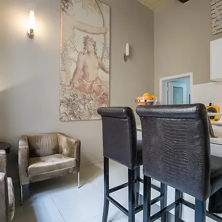 Triq L-ajkla Apartament